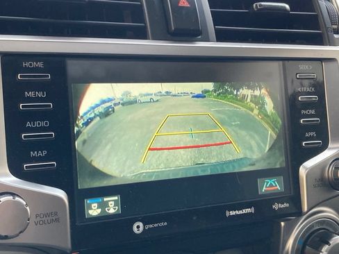 Used 2022 Toyota 4Runner SR5 Premium w/ Moonroof Package RWD image 23