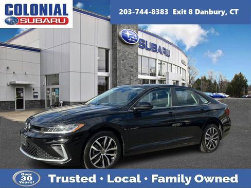 Used 2025 Volkswagen Jetta SE image 1