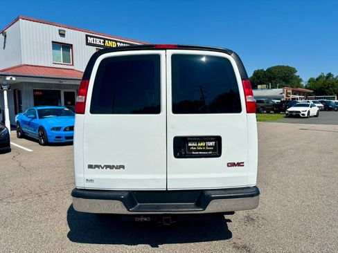 Used 2017 GMC Savana 2500 Extended RWD image 8
