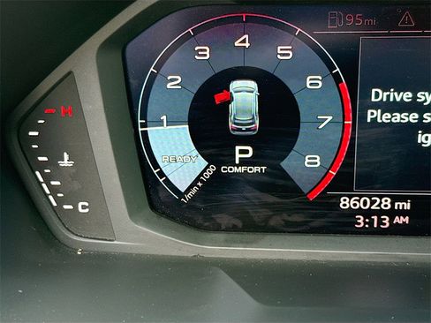 Used 2021 Audi Q3 2.0T Premium image 13