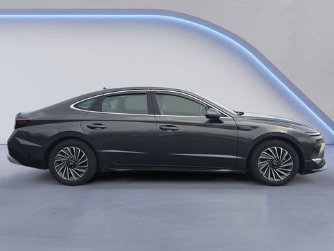 Used 2024 Hyundai Sonata Limited image 6