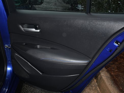 Used 2022 Toyota Corolla SE w/ SE Premium Package image 18