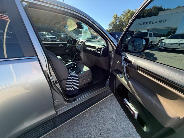 Used 2021 Lexus GX 460 Premium w/ Premium Package AWD/4WD image 4