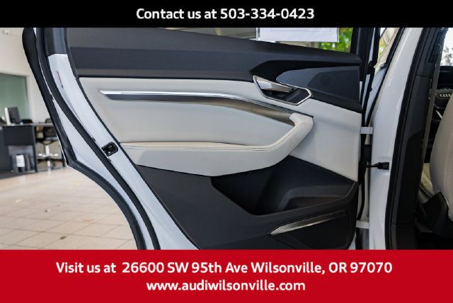 Used 2024 Audi Q8 e-tron Premium Plus w/ Premium Plus Package AWD/4WD image 25