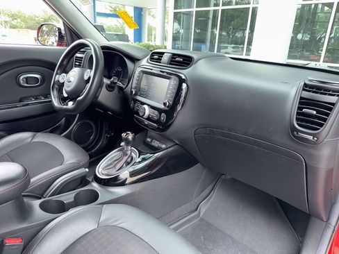 Used 2017 Kia Soul ! w/ Tech Package FWD image 16