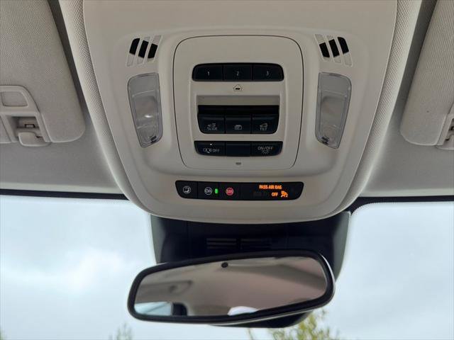 Used 2025 Buick Envision Preferred AWD/4WD image 26