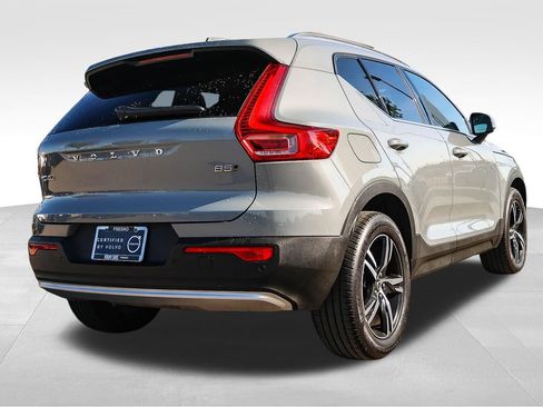 Used 2025 Volvo XC40 B5 Core AWD/4WD image 6