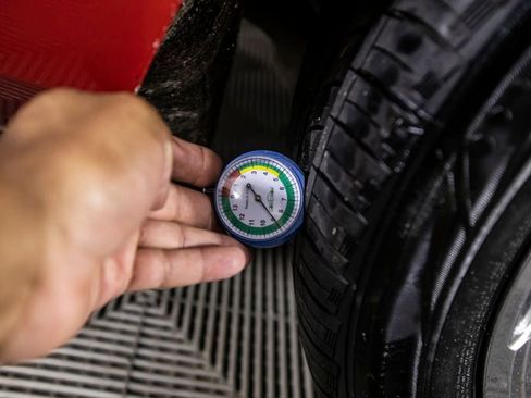 Used 2003 Ford Thunderbird image 36