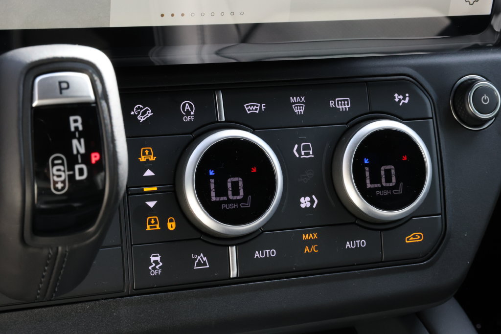 New 2026 Land Rover Defender 110 S AWD/4WD image 21