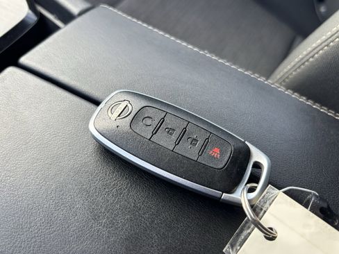 Used 2023 Nissan Rogue SV image 26