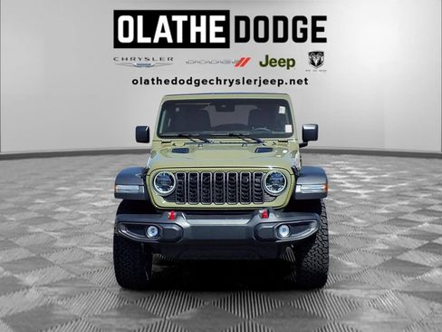 Used 2025 Jeep Wrangler Unlimited Rubicon AWD/4WD image 30