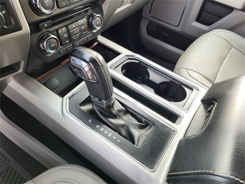 Used 2015 Ford F150 Lariat image 11