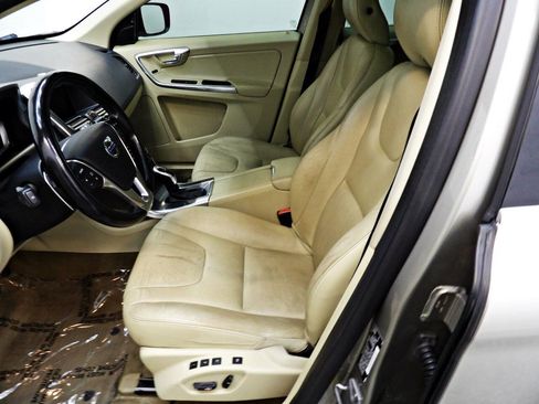Used 2015 Volvo XC60 T6 Platinum image 8