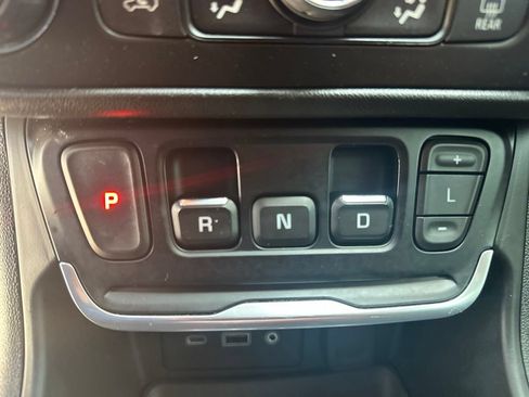 Used 2018 GMC Terrain SLE w/ Driver Convenience Package AWD/4WD image 31