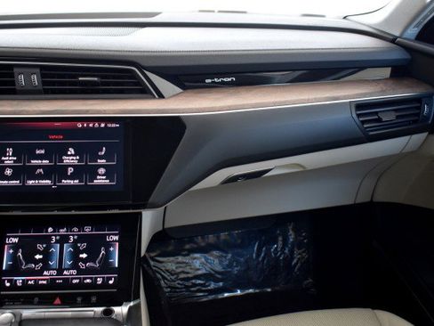 Used 2019 Audi e-tron Premium Plus AWD/4WD image 16