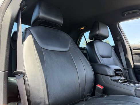 Used 2013 Chrysler 300 C w/ Light Group RWD image 24