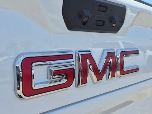 New 2026 GMC Sierra 2500 AT4 w/ AT4 Premium Plus Package AWD/4WD image 32
