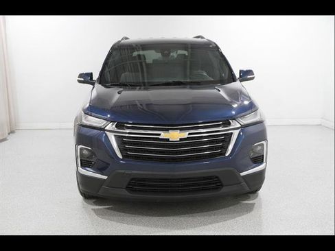 Used 2023 Chevrolet Traverse LT AWD/4WD image 2