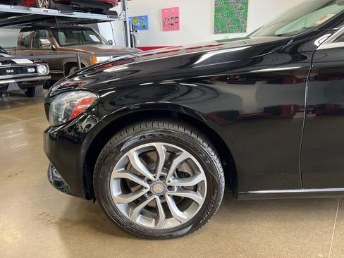 Used 2015 Mercedes-Benz C 300 4MATIC Sedan image 40