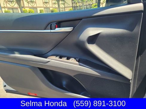 Used 2023 Toyota Camry SE FWD image 12