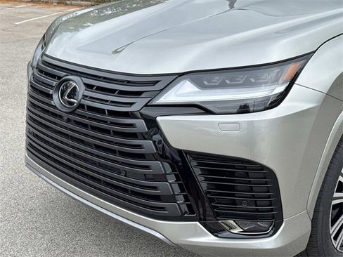 New 2025 Lexus LX 600 4WD w/ Luxury Package image 10