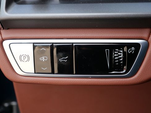 Used 2026 Cadillac Vistiq Platinum w/ LPO, Floor Liner Package AWD/4WD image 25