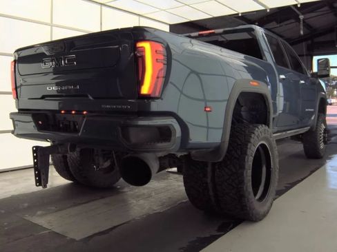 Used 2024 GMC Sierra 3500 Denali Ultimate AWD/4WD image 2