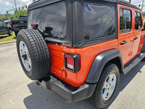 Used 2018 Jeep Wrangler Unlimited Sport S AWD/4WD image 15