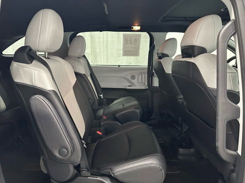 Used 2025 Toyota Sienna XSE image 57