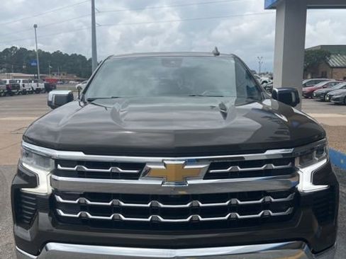 Used 2023 Chevrolet Silverado 1500 LTZ w/ LTZ Premium Texas Edition AWD/4WD image 3