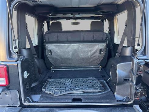 Used 2013 Jeep Wrangler Freedom Edition image 15