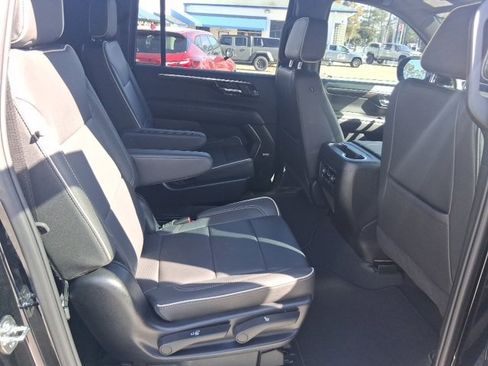 Certified 2025 Chevrolet Suburban Premier image 20