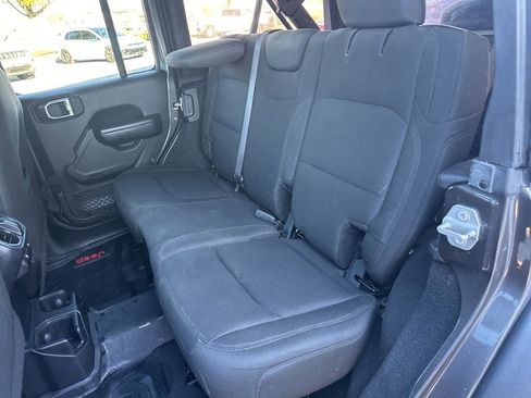 Used 2018 Jeep Wrangler Unlimited Sport S image 41