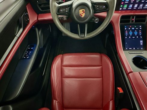 Used 2022 Porsche Taycan 4S image 22