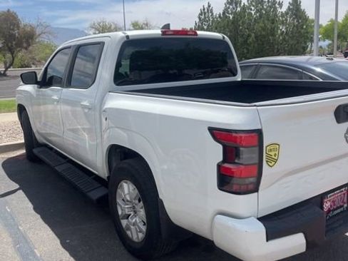 Used 2022 Nissan Frontier SV RWD image 8