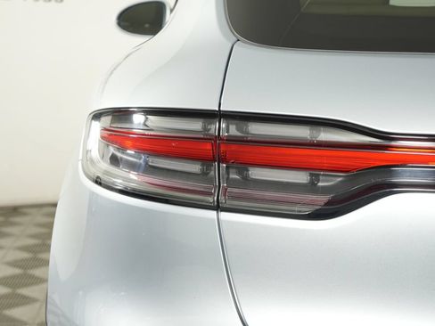 Certified 2025 Porsche Macan AWD/4WD image 12