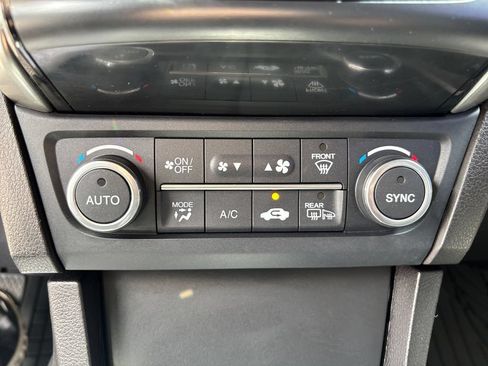 Used 2022 Acura ILX w/ Premium Package FWD image 22