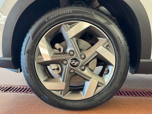 Used 2022 Hyundai Venue Limited image 8