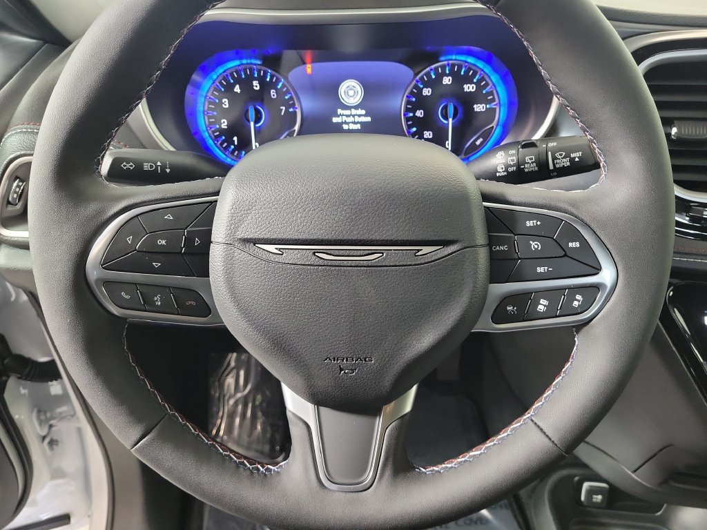 New 2027 Chrysler Pacifica Select FWD image 15