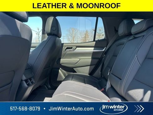 Used 2025 GMC Terrain Elevation w/ Elevation Premium Package image 21