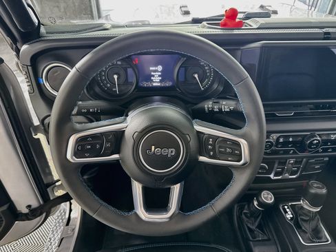 Used 2024 Jeep Wrangler High Altitude AWD/4WD image 17