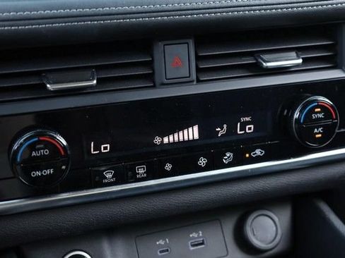 Certified 2023 Nissan Rogue SV FWD image 13