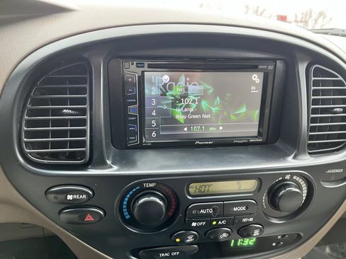 Used 2004 Toyota Sequoia SR5 image 12