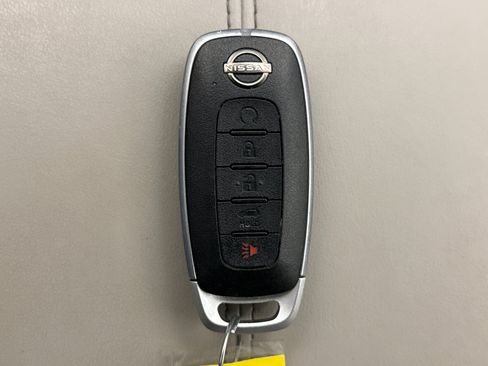 Used 2024 Nissan Pathfinder SL AWD/4WD image 10