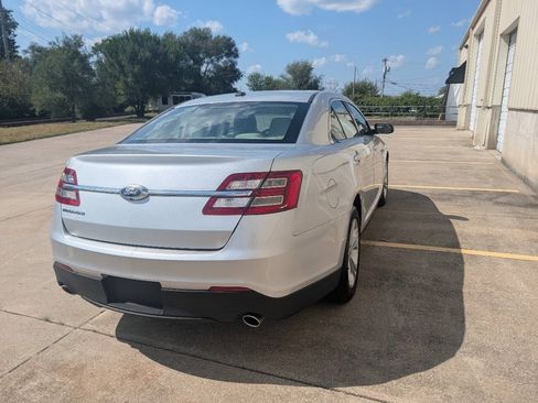 Used 2019 Ford Taurus SE FWD image 2