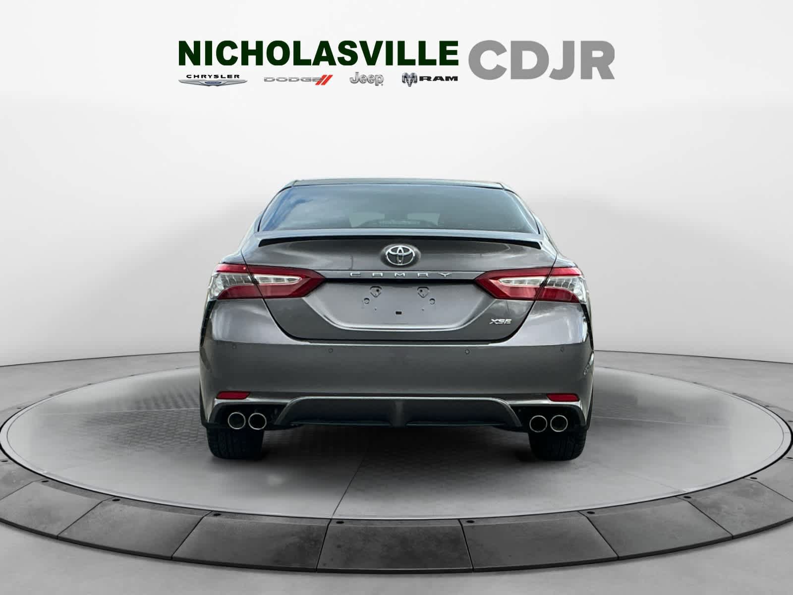 Used 2018 Toyota Camry XSE FWD image 4