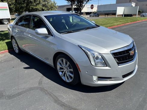 Used 2016 Cadillac XTS Luxury FWD image 3