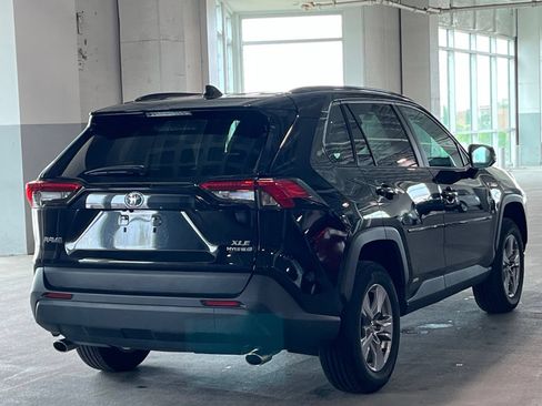 Used 2023 Toyota RAV4 XLE AWD/4WD image 11