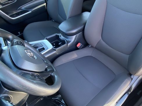 Certified 2025 Toyota RAV4 LE image 27