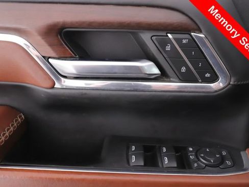 Used 2024 GMC Sierra 2500 Denali Ultimate AWD/4WD image 21